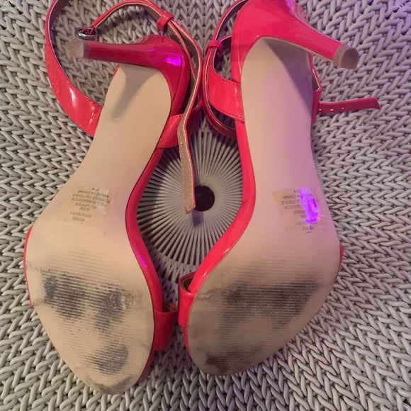 Red Steve Madden heels - Picture 3 of 5